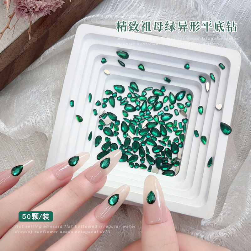 50 STKS Donkergroen Plat 3D Na - Nail Art Emerald Green recensie en prijs