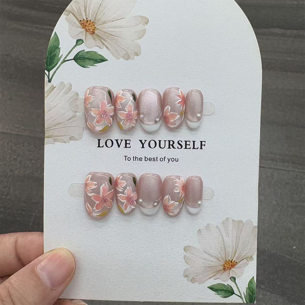Zachte elegante handgetekende  - Nail Art Elegant recensie en prijs